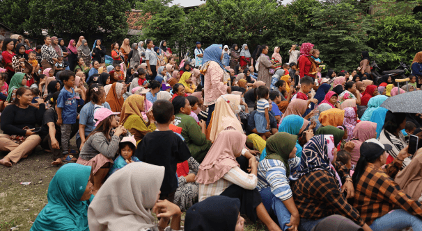 Community engagement crowd